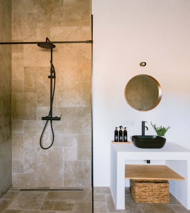 Resa Estates finca sale koop ibiza Jorge bathroom shower.jpg